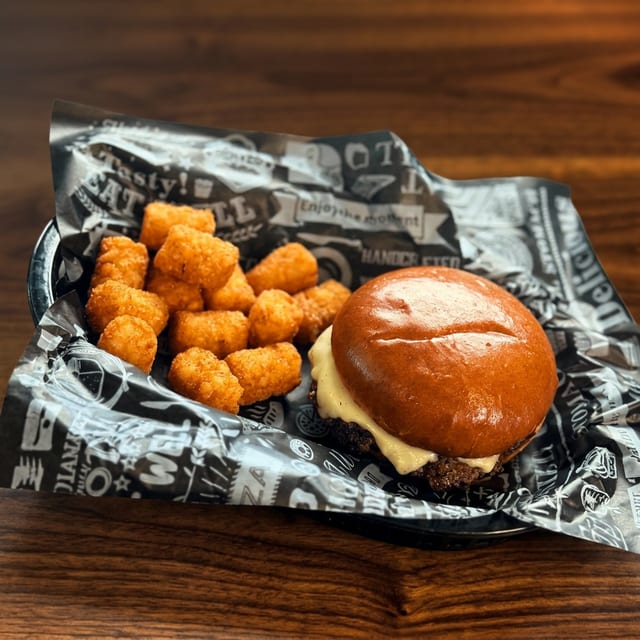 Kids Single Patty Cheeseburger.